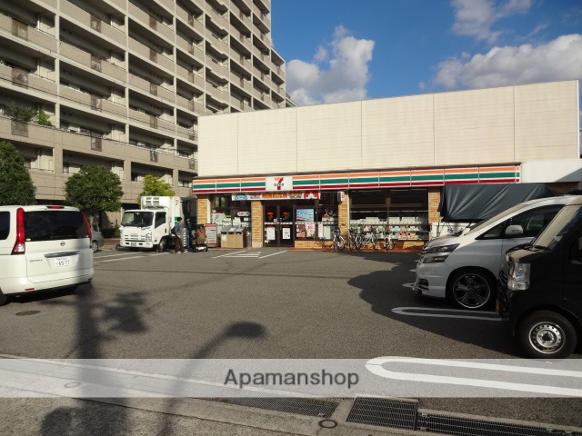 コンビニ　セブンイレブン（コンビニ）まで952m