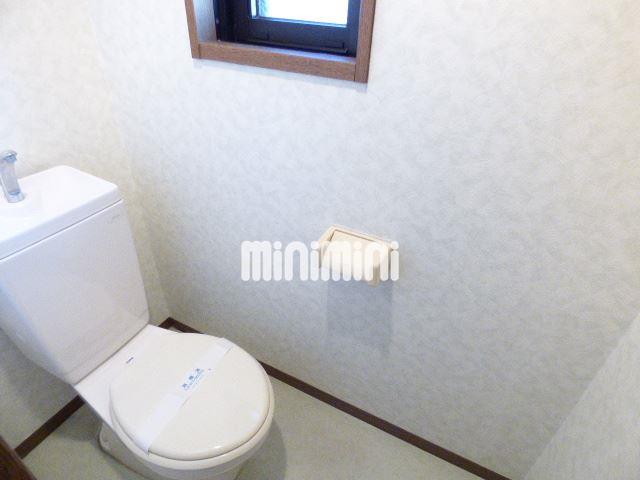 トイレ　トイレに窓が付いていて便利です
