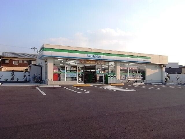 コンビニ　ファミリーマート　倉敷西阿知店（コンビニ）まで612m