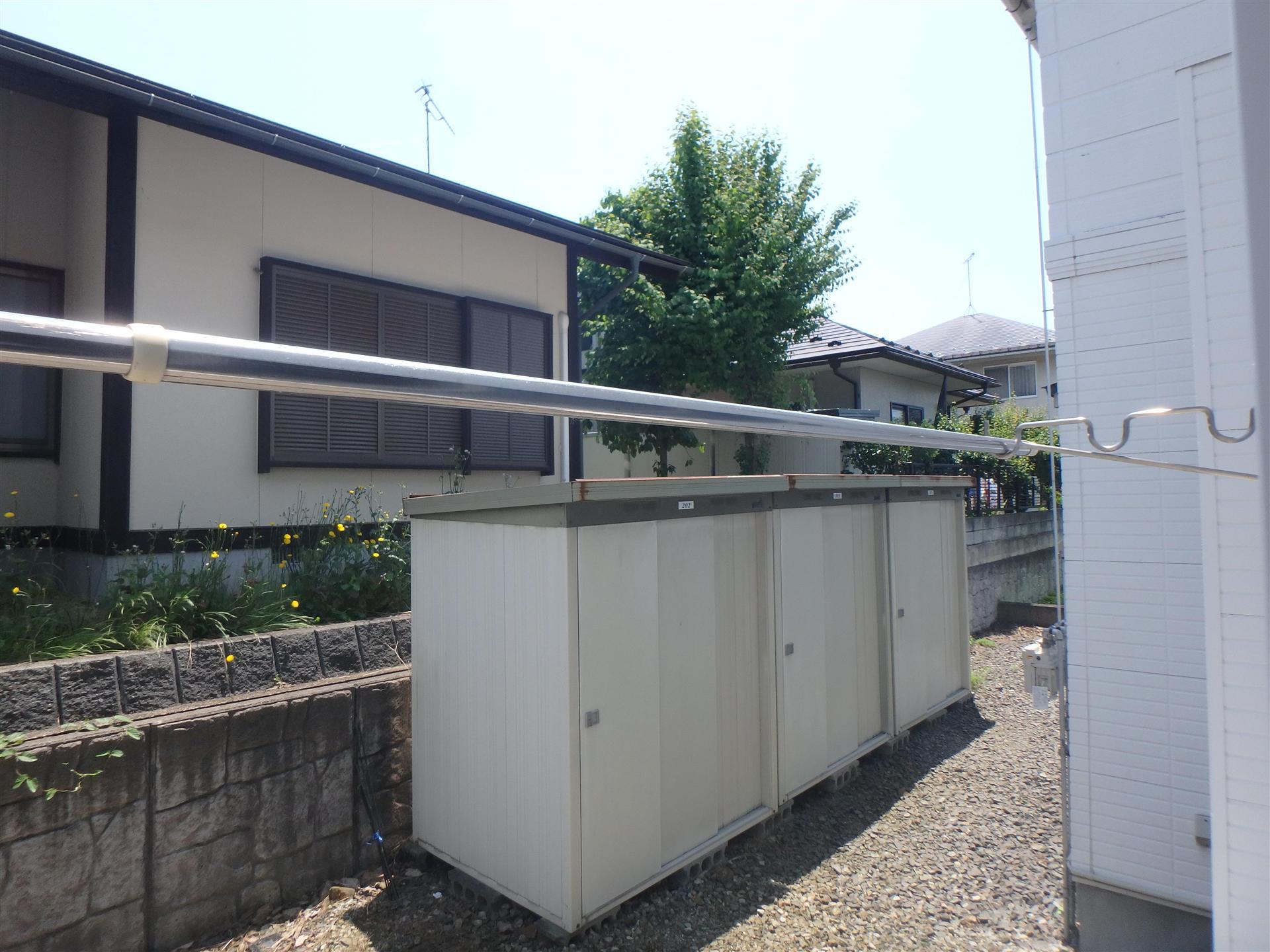 バルコニー　物干し竿がございます。