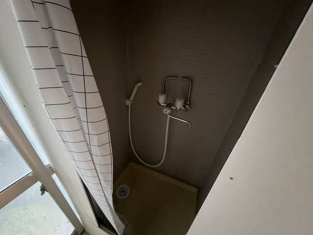 バス・シャワールーム　コンパクトで使いやすいお風呂です