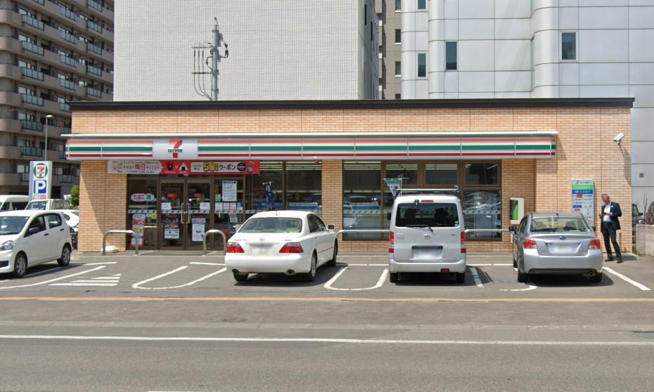 コンビニ　セブンイレブン 札幌北５条店（コンビニ）まで227m