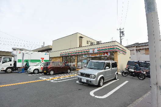 コンビニ　セブンイレブン 交野星田1丁目店（コンビニ）まで393m
