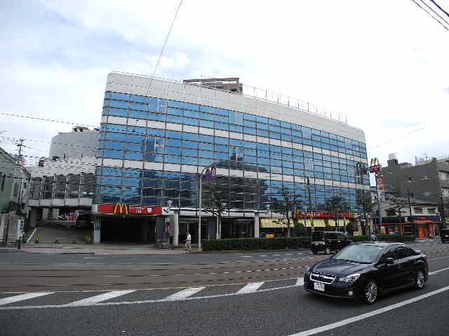 飲食店　マクドナルド 長崎家野町店（飲食店）まで541m