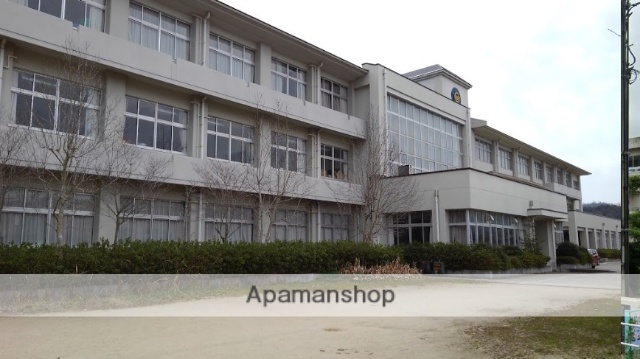 小学校　岩倉小学校（小学校）まで701m