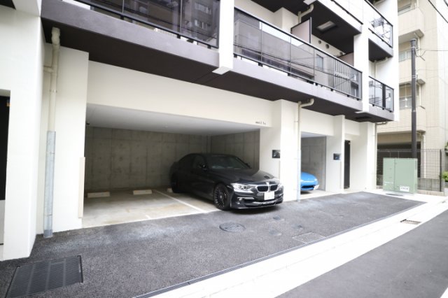 駐車場　※参考写真