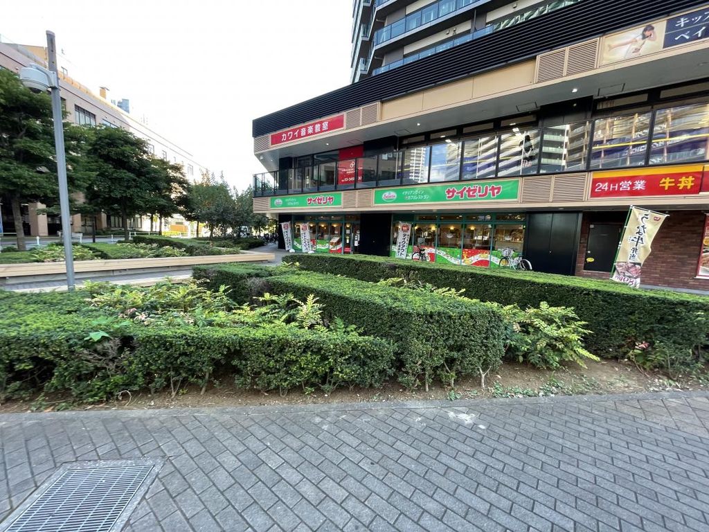 飲食店　サイゼリヤ港南中学校前店（飲食店）まで160m