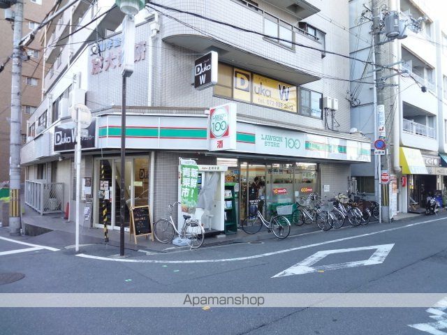コンビニ　ローソンストア１００（コンビニ）まで356m