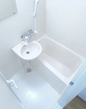 バス・シャワールーム　別部屋の画像を使用しております。