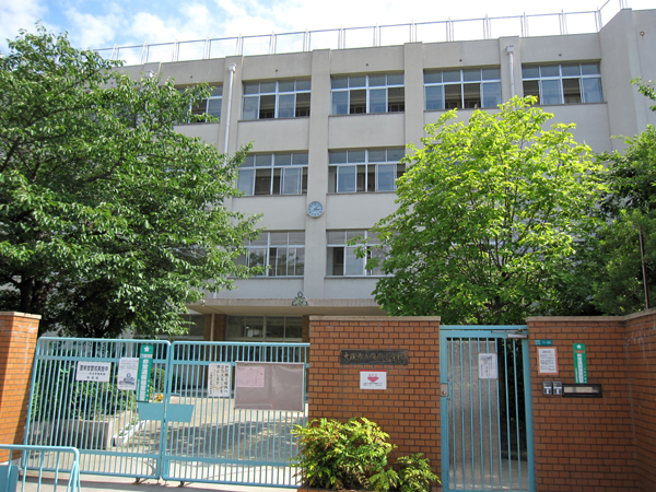 小学校　大阪市立 阪南小学校（小学校）まで124m