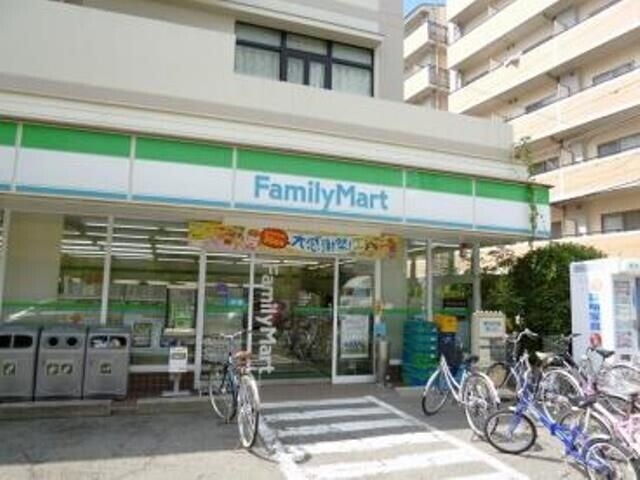 コンビニ　ファミリーマート今津駅前店（コンビニ）まで293m