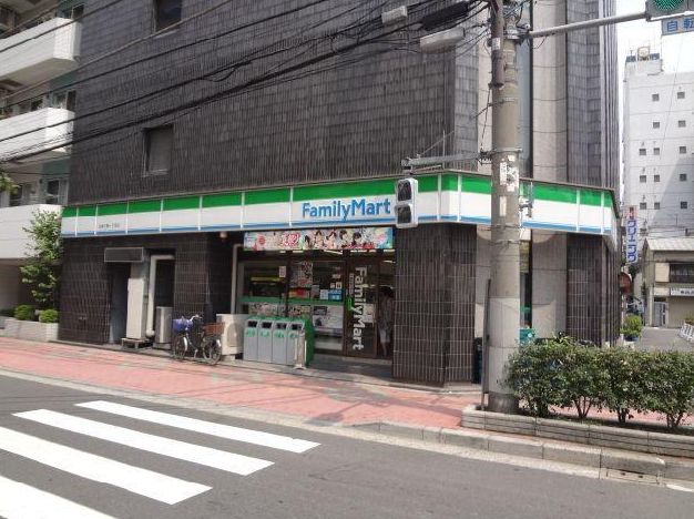 コンビニ　ファミリーマート台東三筋店（コンビニ）まで218m