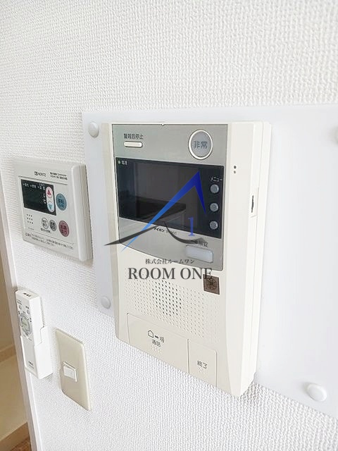 セキュリティ　モニター付きインターホンです。