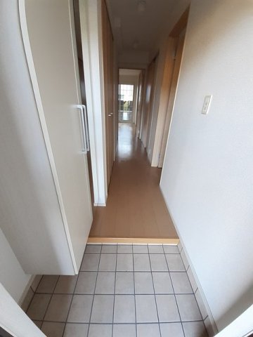 玄関　落ち着いた玄関です