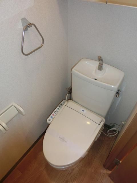 トイレ　※別号室参考写真です