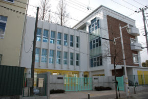 中学校　神戸生田中学校（中学校）まで828m