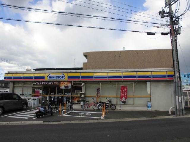 コンビニ　ミニストップ（コンビニ）まで440m