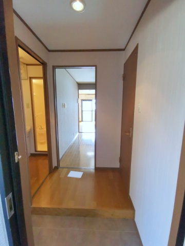 玄関　広々玄関
