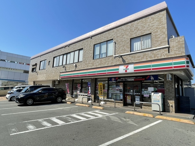 コンビニ　セブンイレブン横浜新石川店（コンビニ）まで604m