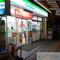 コンビニ　ファミリーマート 茨木駅前一丁目店（コンビニ）まで119m