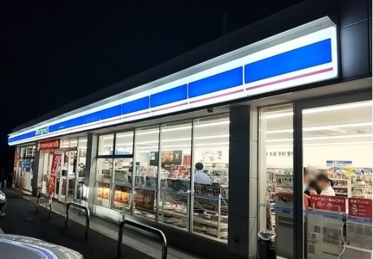 コンビニ　ローソン東郷西白土店（コンビニ）まで394m