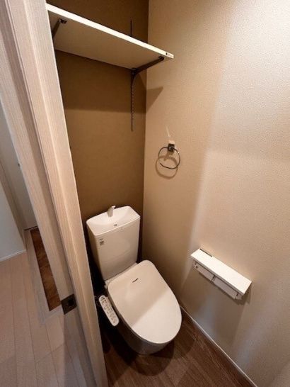 トイレ　別タイプ部屋　参考写真です