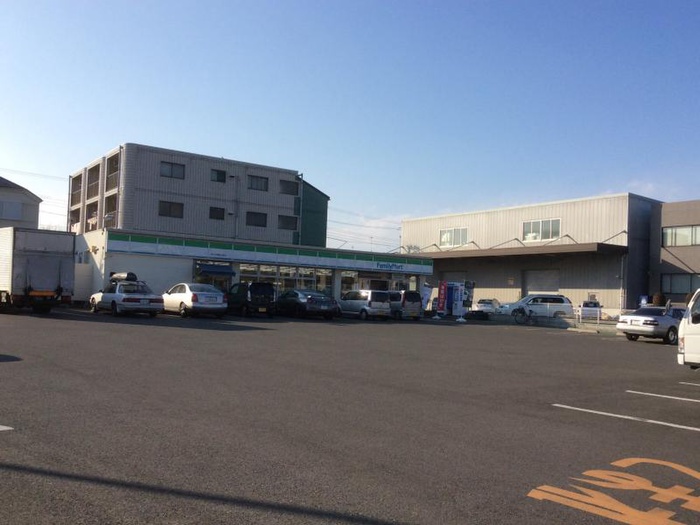 コンビニ　ファミリーマート　東大和新青梅街道店（コンビニ）まで449m