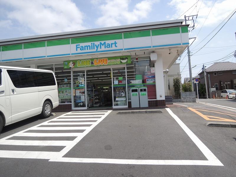 コンビニ　ファミリーマート（コンビニ）まで229m