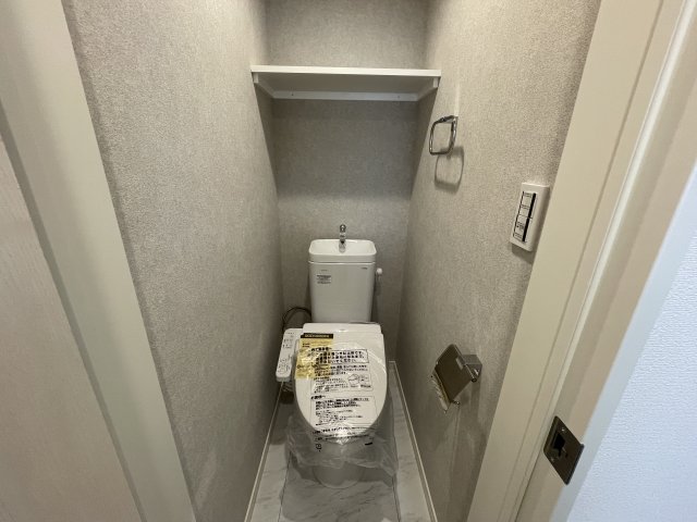 ＪＲ武蔵野線 東浦和駅 徒歩5分 4階建 築1年のトイレ写真
