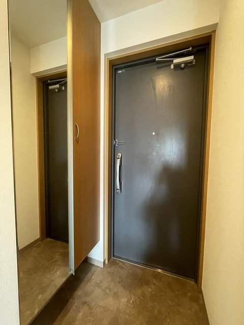 玄関　同物件別号室