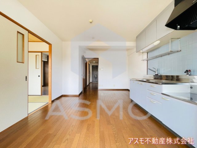 居室・リビング　同マンション別部屋参考写真