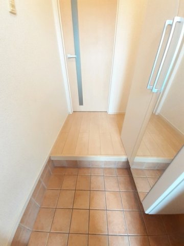 玄関　収納もある玄関です