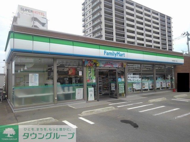 コンビニ　ファミリーマート名取美田園二丁目店（コンビニ）まで220m