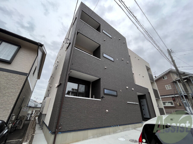 建物外観　仙台市泉区泉中央３丁目「ＲＥＧＡＬＥＳＴ泉中央」