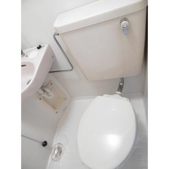 ＪＲ山手線 日暮里駅 徒歩4分 10階建 築40年のトイレ写真