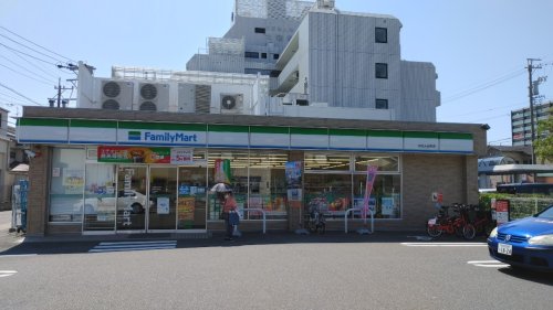 コンビニ　ファミリーマート 中村大宮町店（コンビニ）まで131m