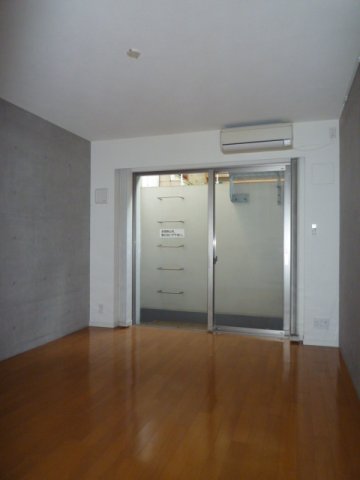 その他部屋・スペース　落ち着いて過ごせるお部屋なので、寝室にいかがでしょうか