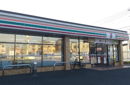 コンビニ　セブンイレブン名古屋楠５丁目店（コンビニ）まで1075m