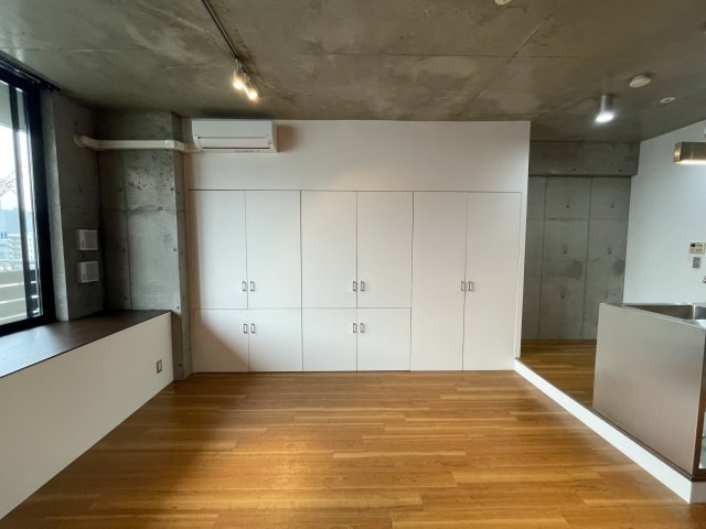 居室・リビング　イメージとして同マンション他部屋を表示しています