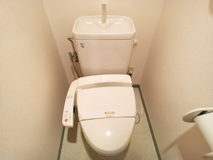 トイレ　温水洗浄便座付きでおすすめ！