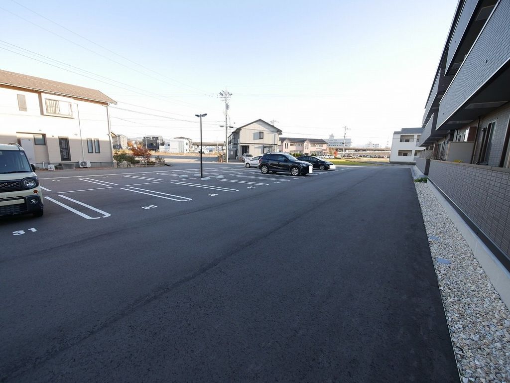 駐車場　駐車場