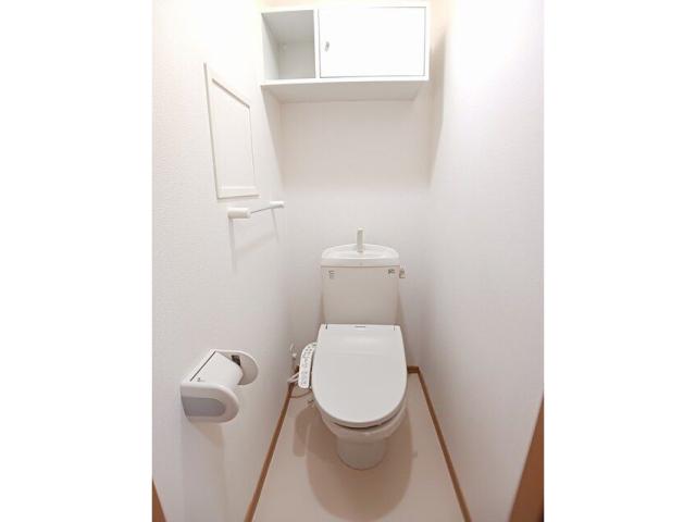 ＪＲ上越線 八木原駅 徒歩24分 2階建 築19年のトイレ写真