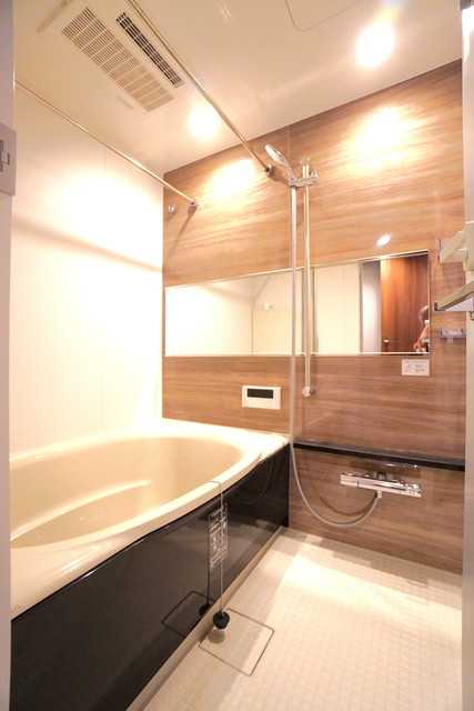 バス・シャワールーム　※写真は同タイプ住戸です。