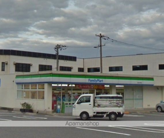 コンビニ　ファミリーマート（コンビニ）まで624m