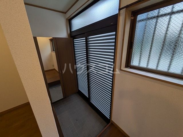 東綾瀬二丁目テラスハウスの玄関写真