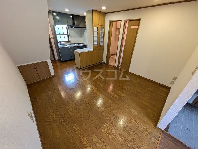 東綾瀬二丁目テラスハウスの居間写真