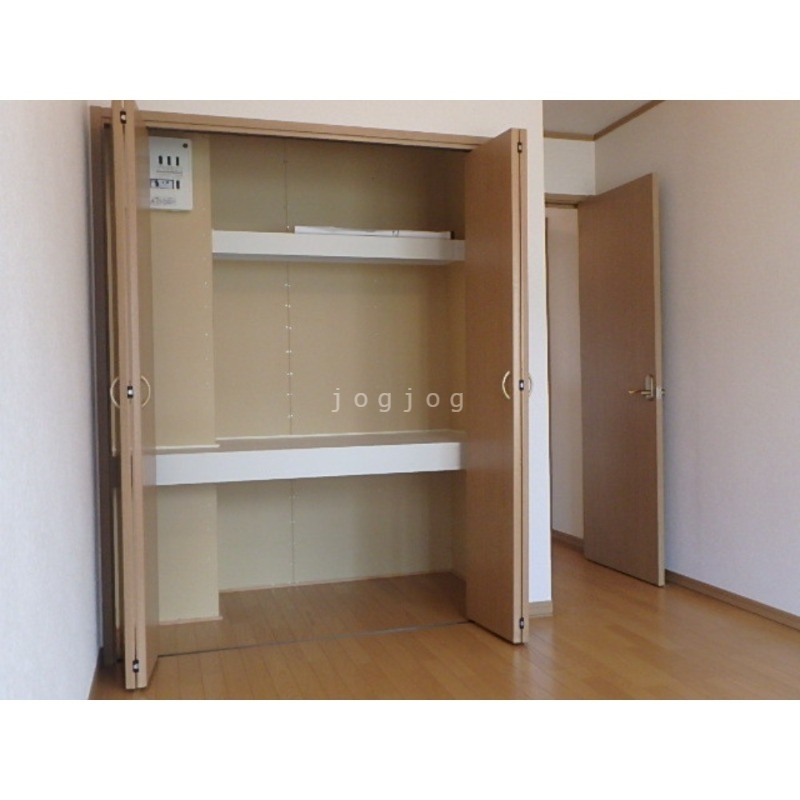 収納　収納が大きく、たくさんものが入ります。