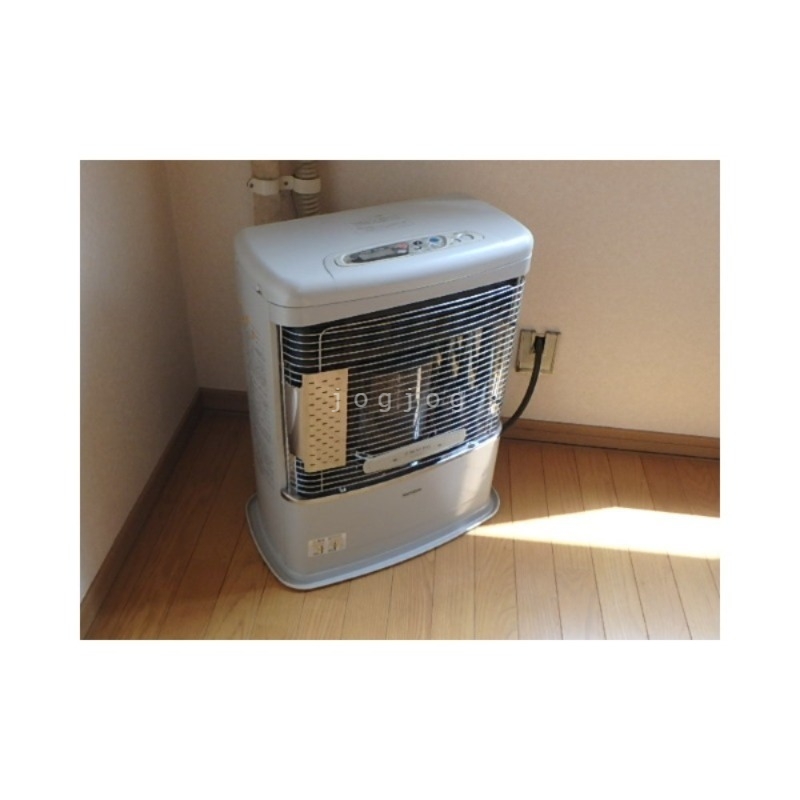 その他設備　冬はあったか石油ストーブです。