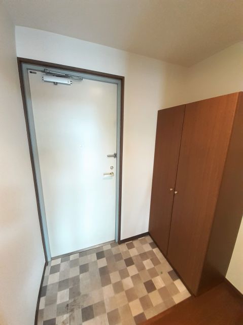 グランツ屋島IIIの玄関写真