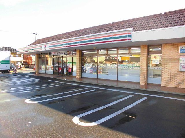 コンビニ　セブンイレブン（コンビニ）まで160m